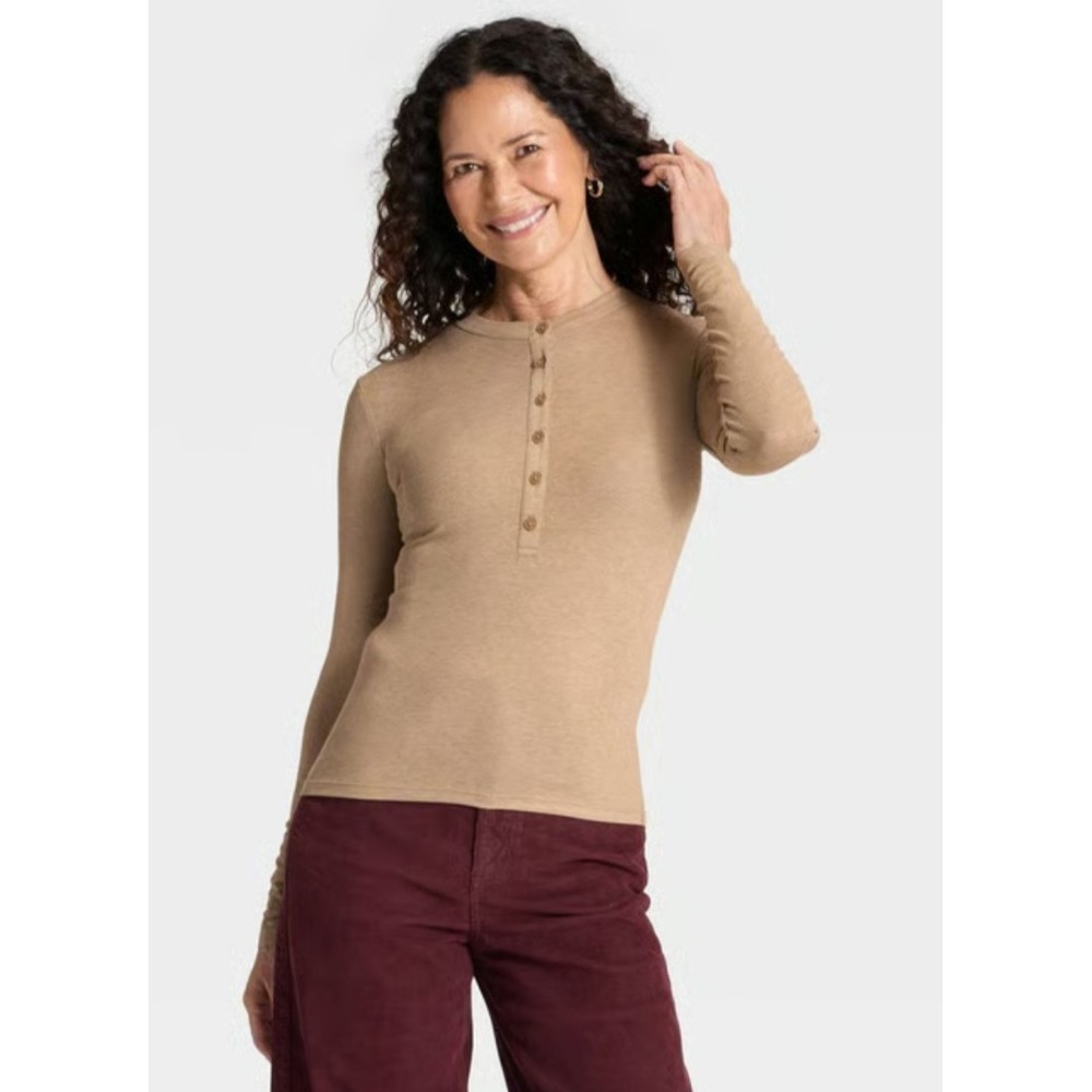 Universal Thread Shirt Womens XS Beige Heathered Henley Long Sleeve Stretch